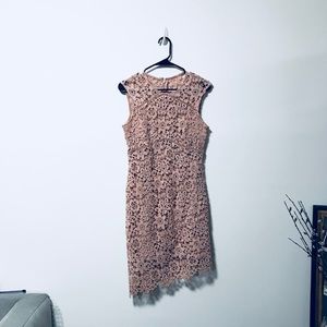 Like new Bebe dusty pink floral crochet dress US6